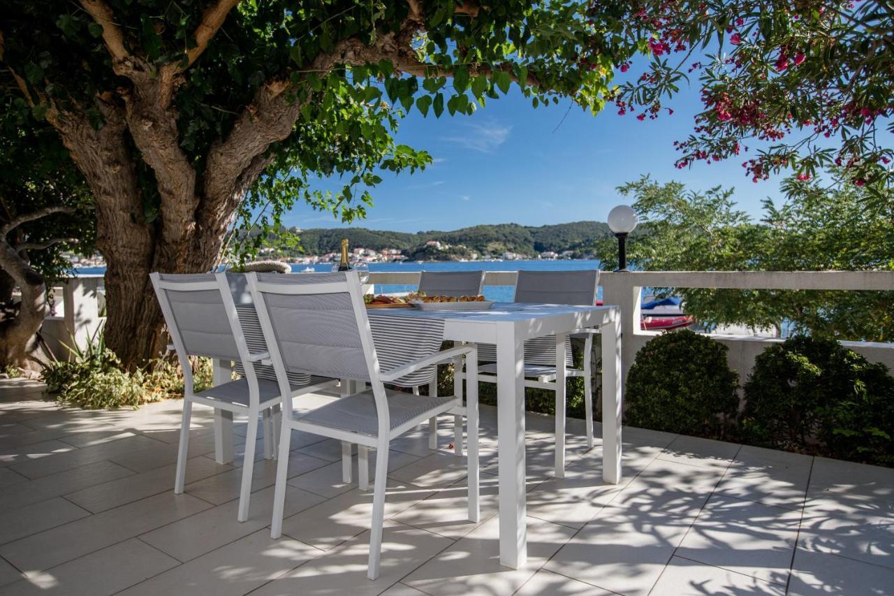 House Subic Apartman Supetarska Draga Kültér fotó