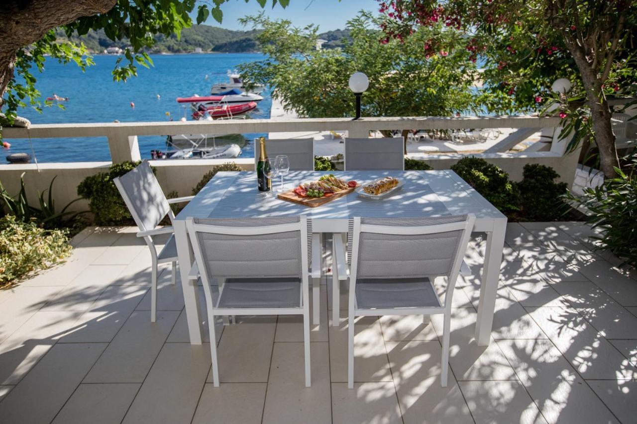 House Subic Apartman Supetarska Draga Kültér fotó