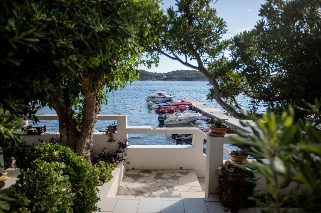 House Subic Apartman Supetarska Draga Kültér fotó