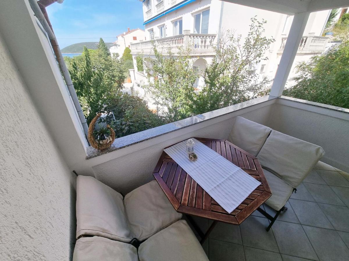 House Subic Apartman Supetarska Draga Kültér fotó