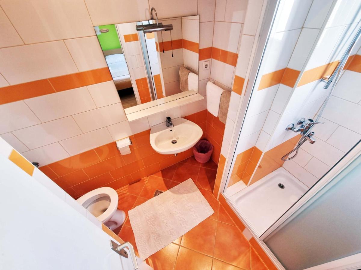 House Subic Apartman Supetarska Draga Kültér fotó