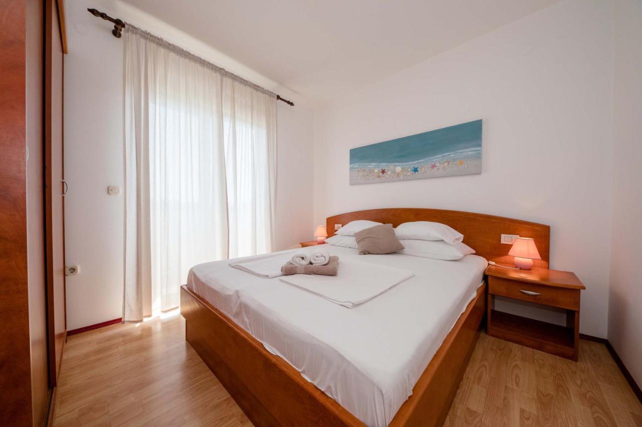 House Subic Apartman Supetarska Draga Kültér fotó