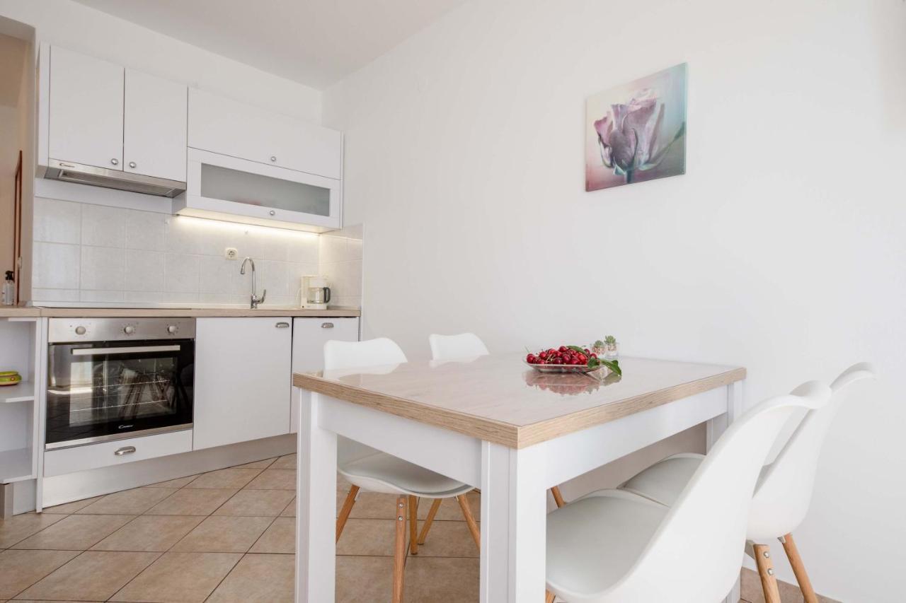House Subic Apartman Supetarska Draga Kültér fotó