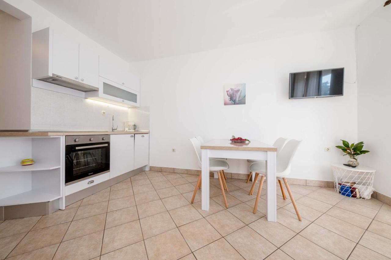 House Subic Apartman Supetarska Draga Kültér fotó