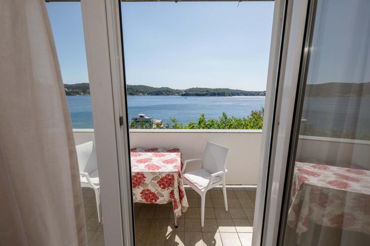 House Subic Apartman Supetarska Draga Kültér fotó