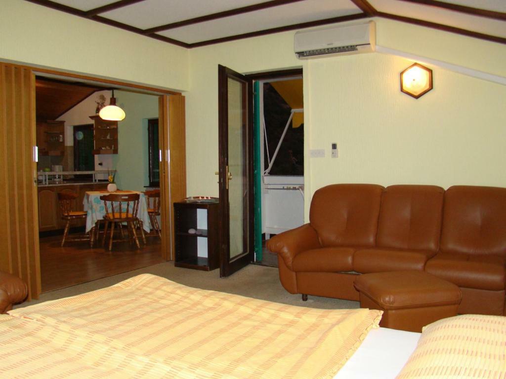House Subic Apartman Supetarska Draga Kültér fotó